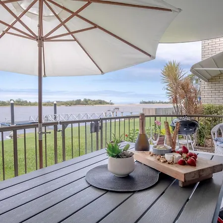 Peaceful River Front Escape Short Walk To Ocean St Maroochydore Exterior photo