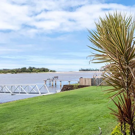 Peaceful River Front Escape Short Walk To Ocean St Maroochydore Exterior photo
