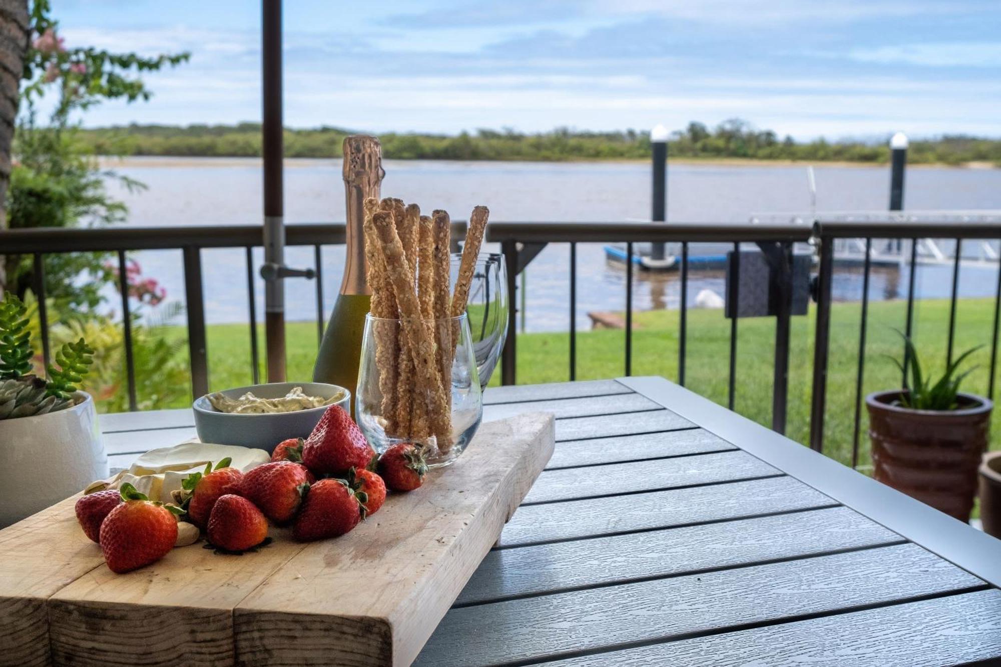 Apartment Peaceful River Front Escape Short Walk To Ocean St Maroochydore